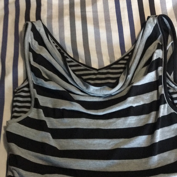 💥3 for $25. G:21 sleeveless top - Picture 3 of 5